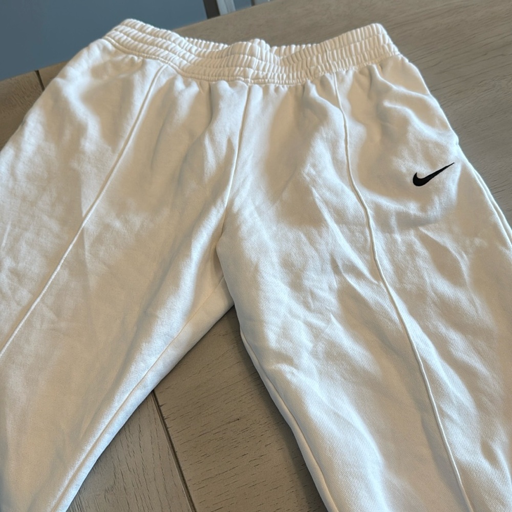 White joggers